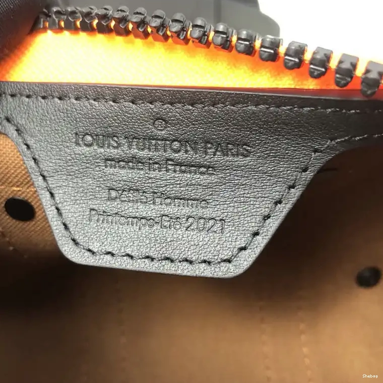 LV 2204DJ0025 Bag 0523